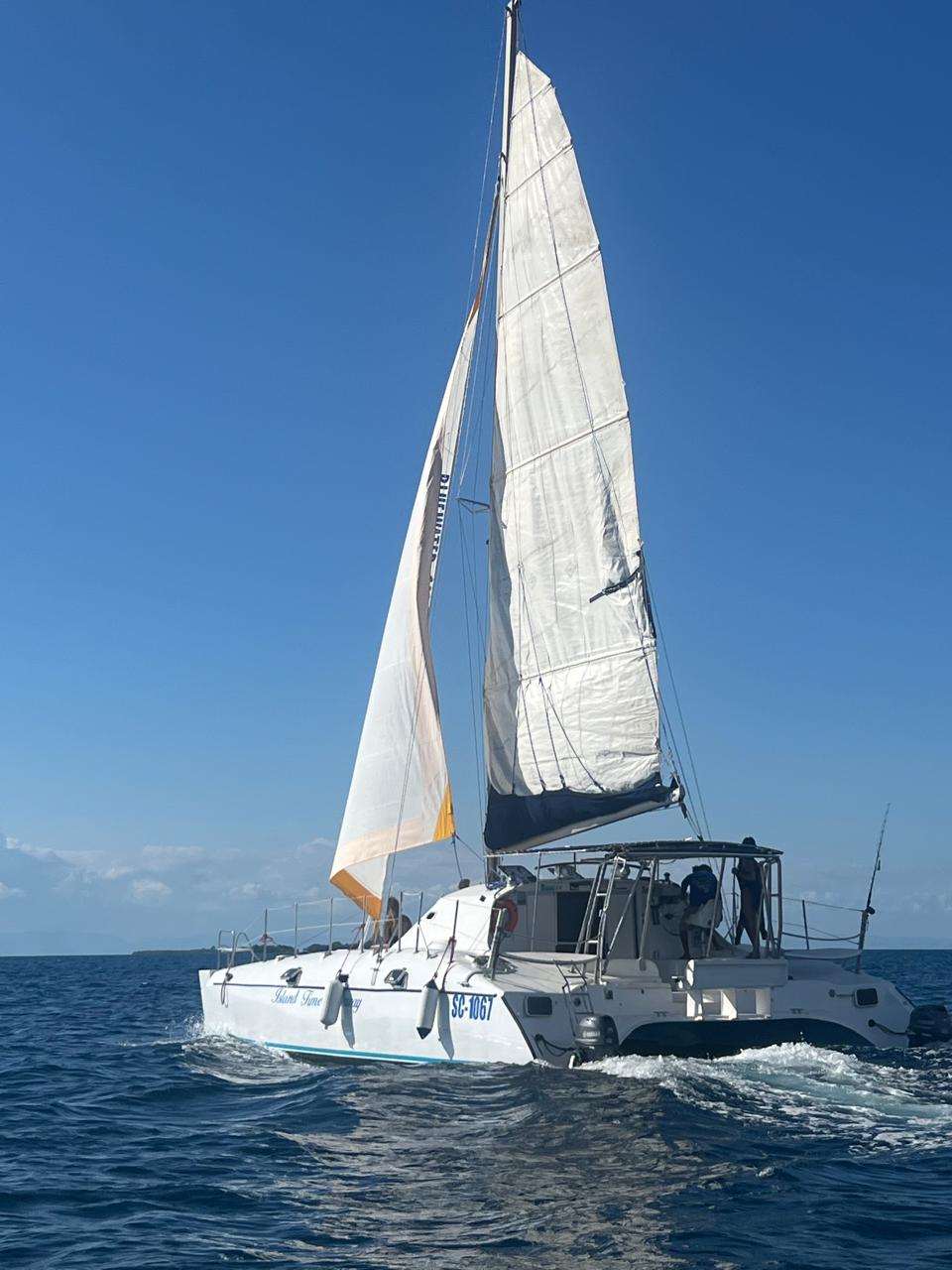 Blue Water Sailing Placencia Belize – Catamaran Tours, Fishing & Island Adventures (25)